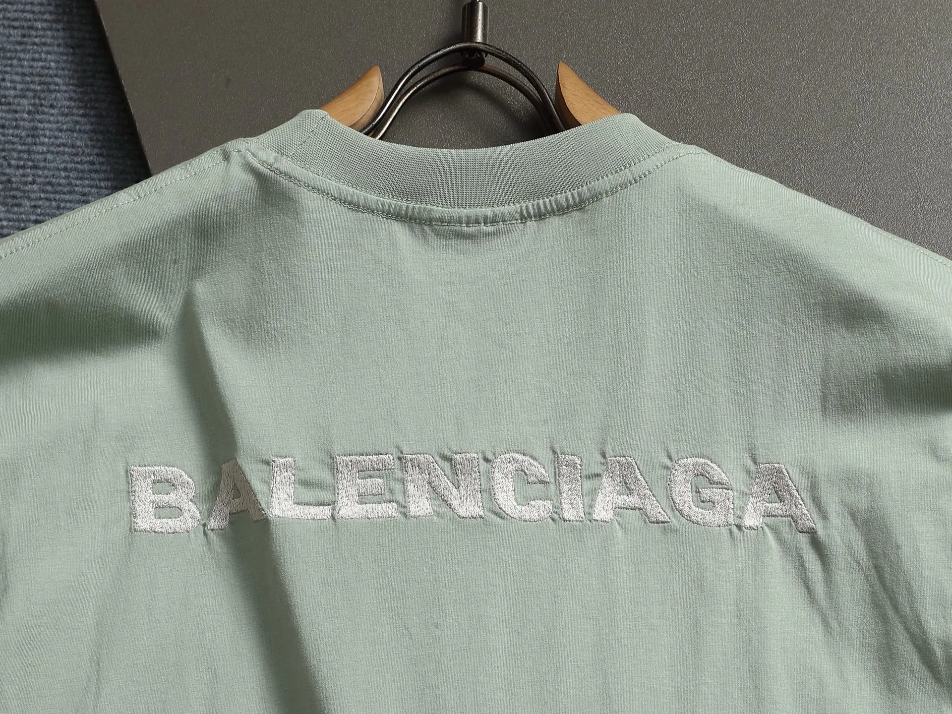 BALENCIAGA 2026 logo Logo ， Retro Same Style T 320 Versatile : Black Green Size：XS S M L